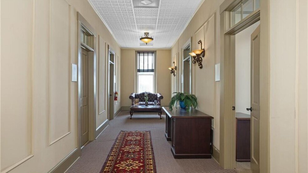 More Photos Of 35 N Main St, Jasper Loft Creative Space For Lease