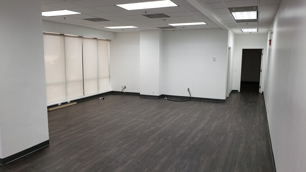 More Photos Of 1909 Tyler St, Hollywood Office For Lease