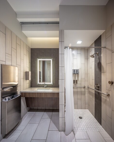 More Photos Of 4828-4888 Loop Central Dr, Houston Unknown For Lease