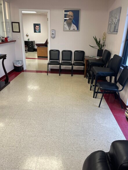 More Photos Of 433-481 NW Prima Vista Blvd, Port Saint Lucie Medical For Sale