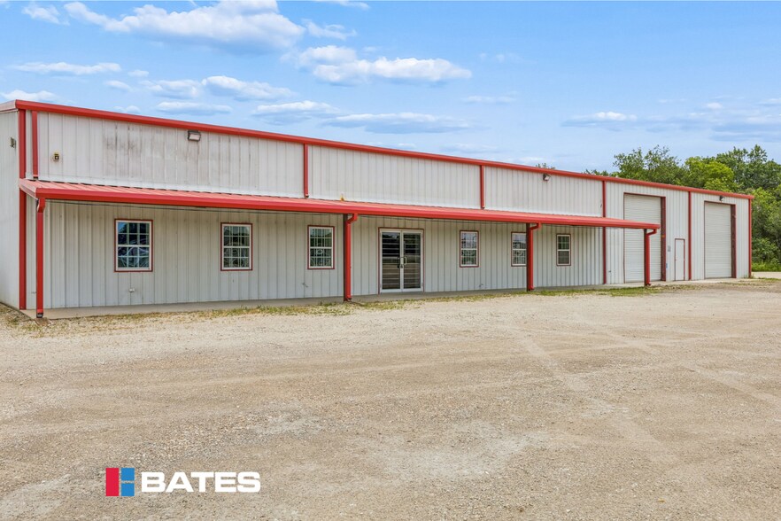 More Photos Of 5200 N I-45 Hwy, Ennis Unknown For Lease