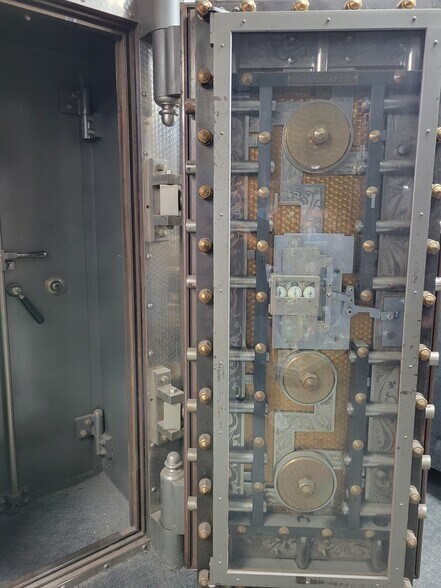 More Photos Of 1760 W Florida Ave, Hemet Freestanding For Sale