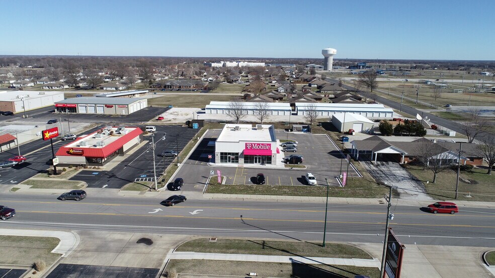 More Photos Of 2530 Grand Ave, Carthage General Retail For Sale