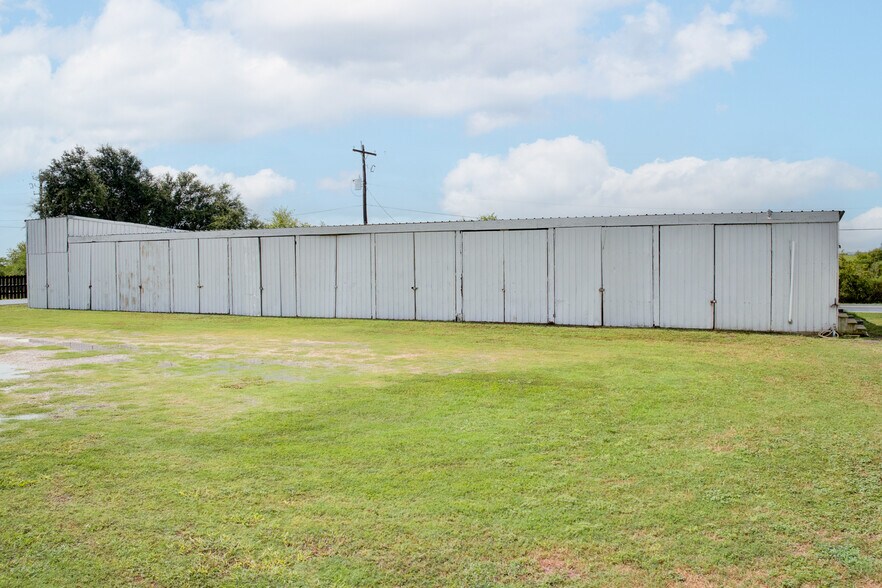 More Photos Of 205 Marine Way, Freeport Self Storage For Sale