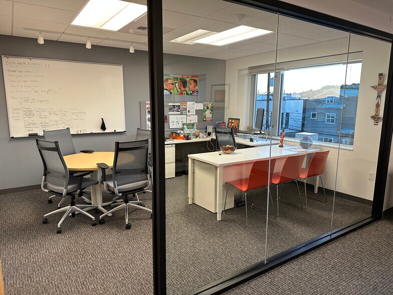 More Photos Of 2341 Eastlake Ave E, Seattle Office For Lease