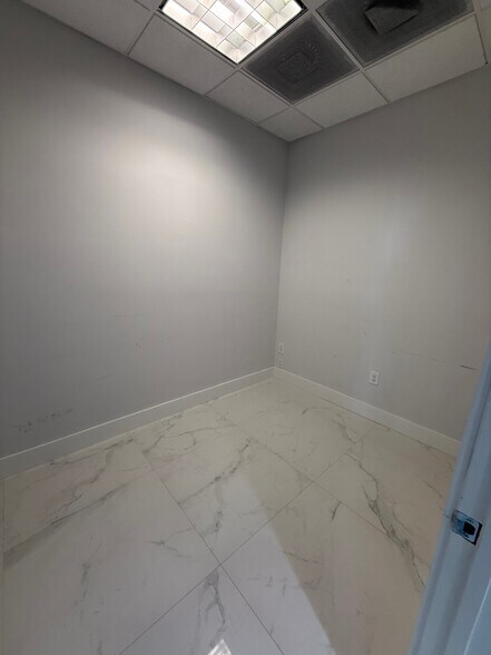 More Photos Of 2434-2438 E Las Olas Blvd, Fort Lauderdale Storefront Retail Office For Lease