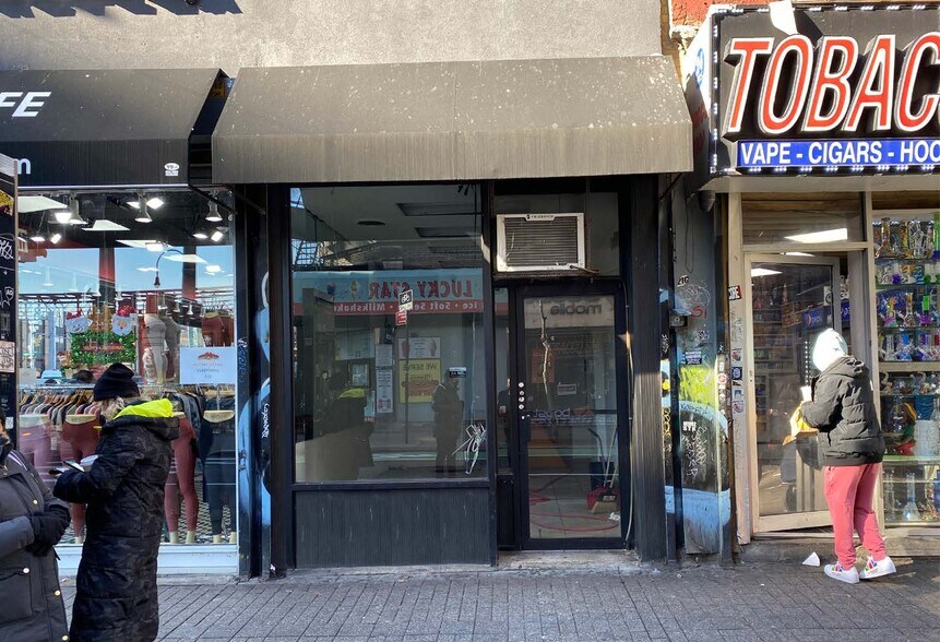 More Photos Of 156-164 Delancey St, New York Storefront For Lease