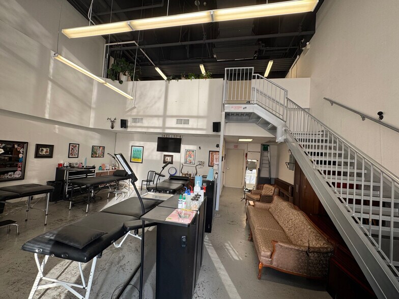 More Photos Of 1118 12th Ave SW, Calgary Apartments For Sale