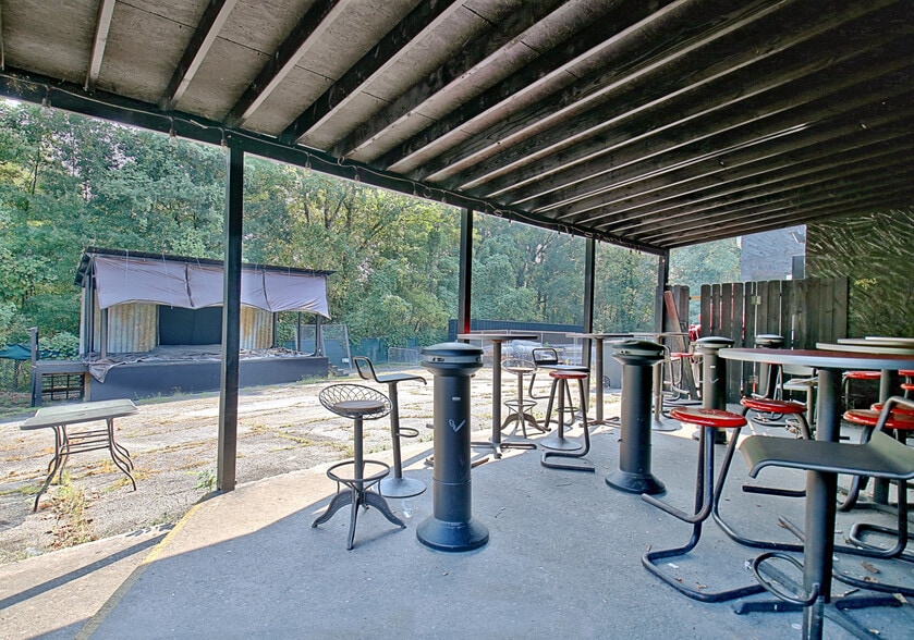 More Photos Of 7716 N Main St, Jonesboro Freestanding For Sale