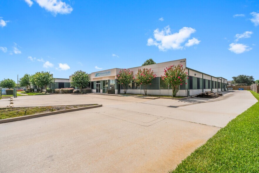 More Photos Of 1034 Regional Park Dr, Houston Medical For Sale