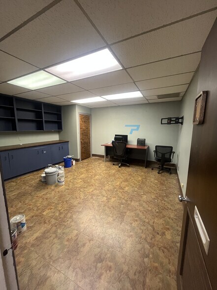 More Photos Of 120-122 S College Ave, Tyler Office For Lease
