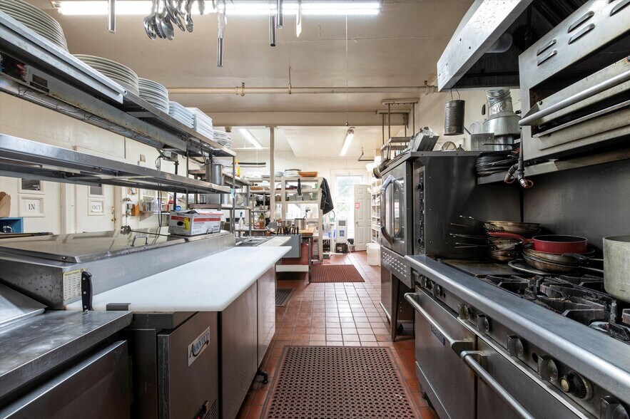 More Photos Of 40 The Common, Chester Hotel For Sale