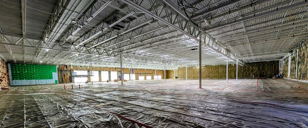 More Photos Of 41128-41496 Ann Arbor Rd E, Plymouth Storefront For Lease