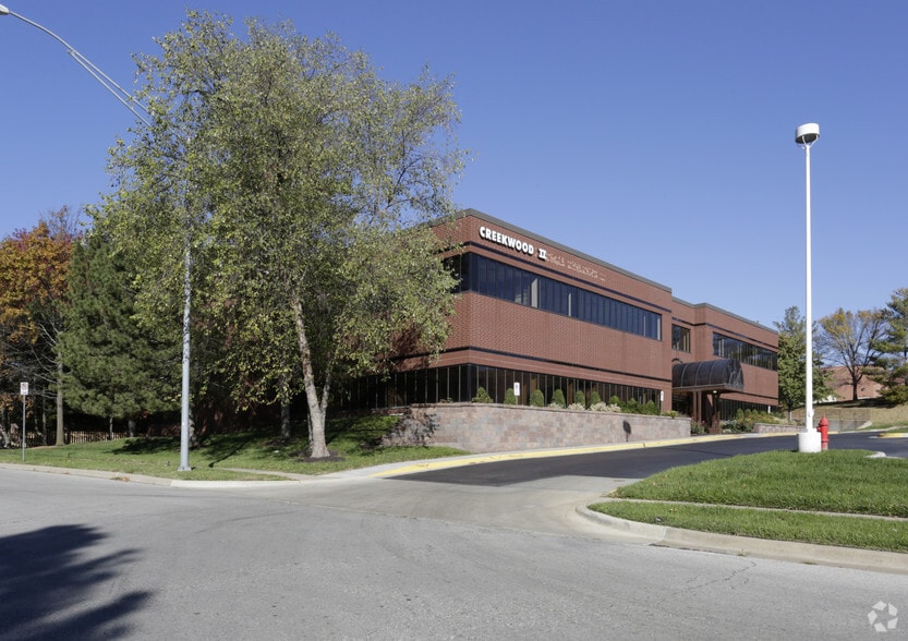 More Photos Of 200 NE 54th St, Kansas City Medical For Lease