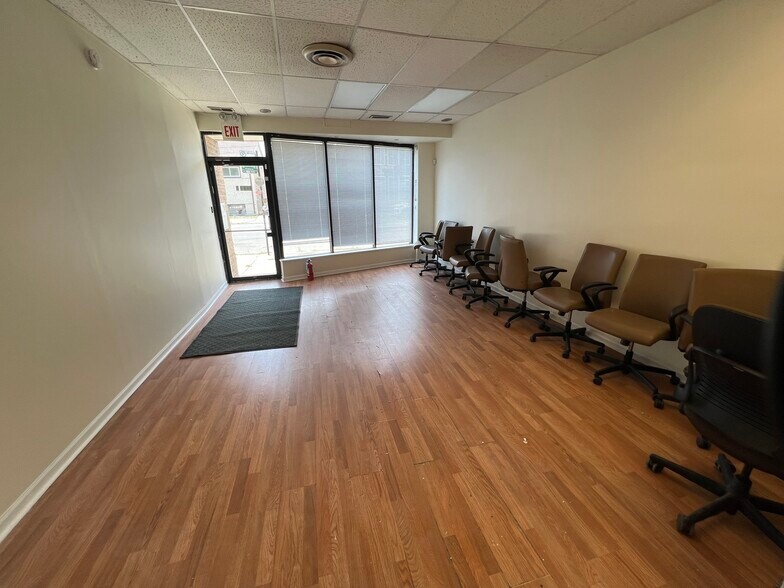 More Photos Of 6431-6433 N California Ave, Chicago Apartments For Lease