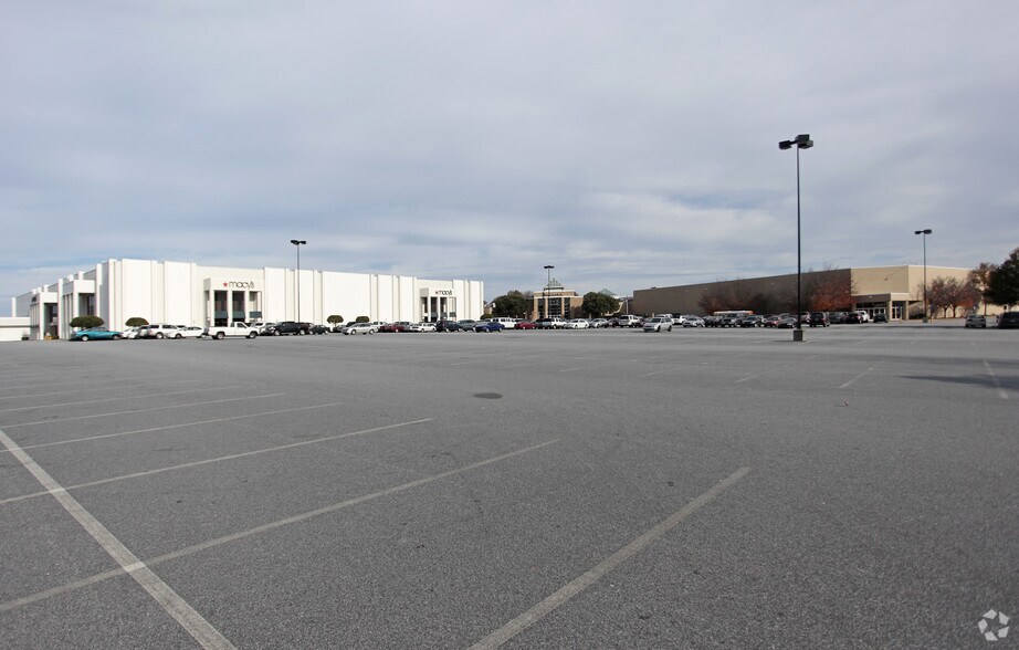 More Photos Of 3131 Manchester Expy, Columbus Unknown For Lease