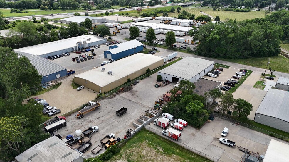 More Photos Of 2100 E Ovid Ave, Des Moines Service For Lease