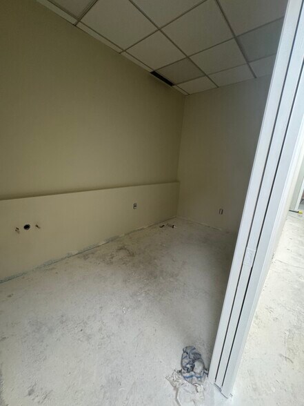 More Photos Of 1816 Pacific Coast Hwy, Lomita Office For Sale