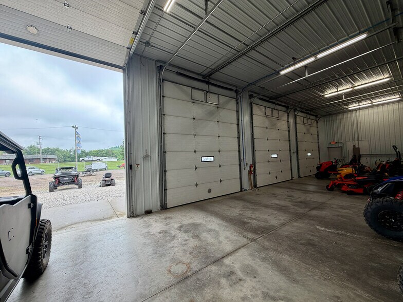 More Photos Of 206 S Carrollton St, Malvern Auto Dealership For Sale