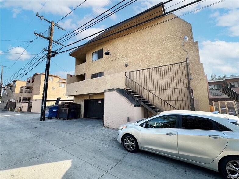 More Photos Of 709 E Chestnut Ave, Santa Ana Apartments For Sale