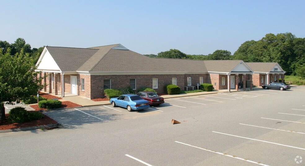 Primary Photo Of 41 Kings Hwy, Gales Ferry Office For Lease