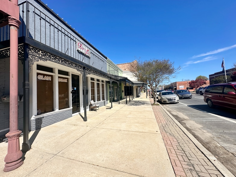 More Photos Of 105 N Main St, Atmore Office For Sale