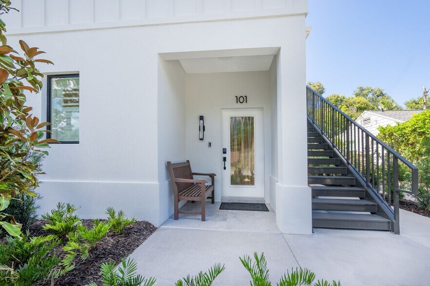 More Photos Of 1234 15th St, Sarasota Specialty For Sale