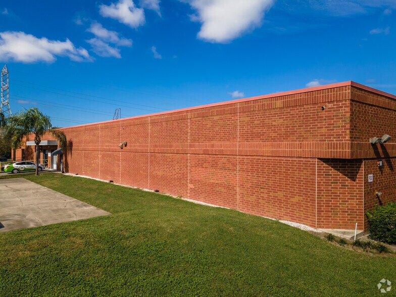 More Photos Of 5908 Breckenridge Pky, Tampa Research And Development For Sale