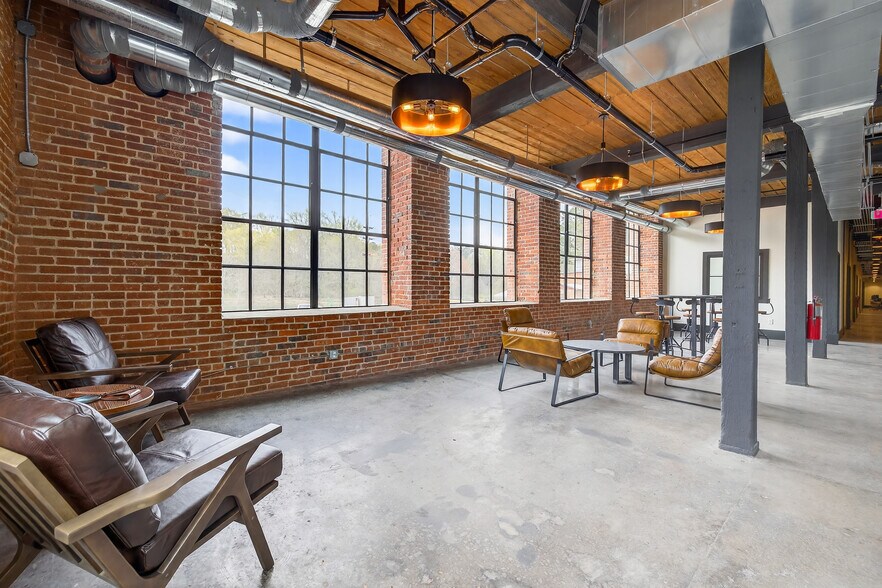More Photos Of 200 Barrett St, Monroe Warehouse For Lease