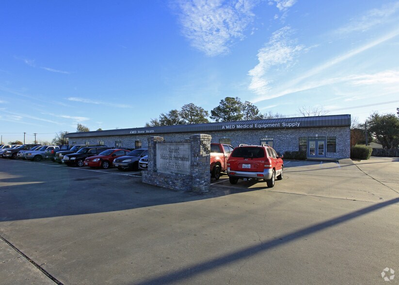More Photos Of 8900 Emmett F Lowry Expy, Texas City Office For Lease