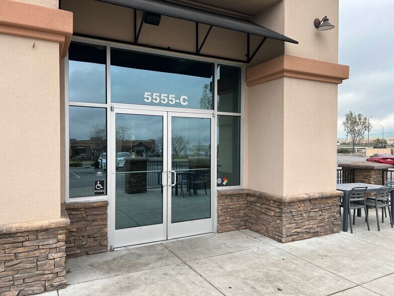 More Photos Of 5555 Laval Rd, Arvin Freestanding For Lease