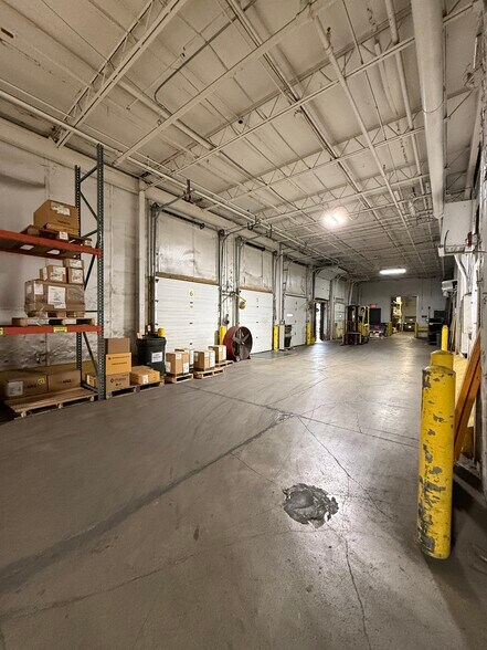 More Photos Of 9801 Airport Dr, Fort Wayne Refrigeration Cold Storage For Lease