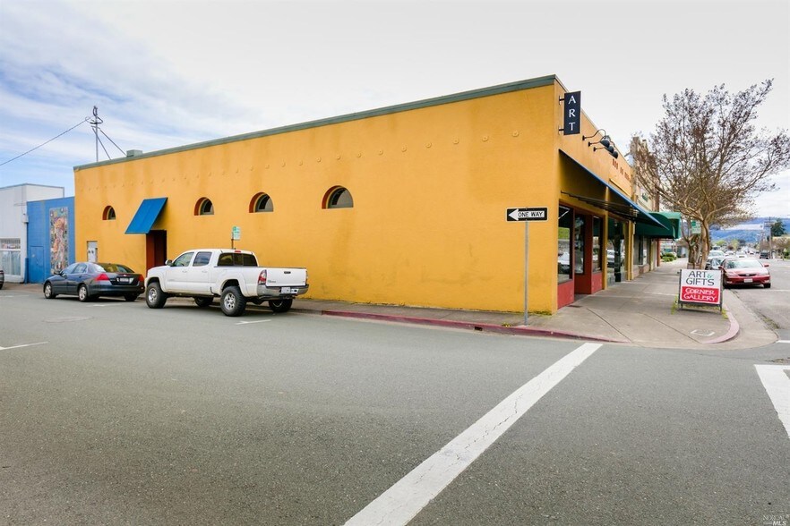 More Photos Of 201-203 S State St, Ukiah General Retail For Sale