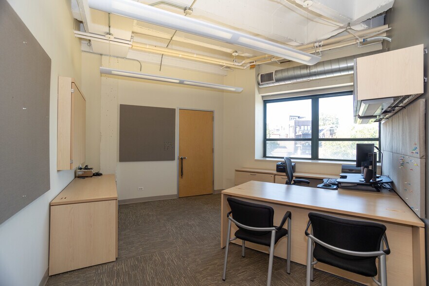 More Photos Of 1030 W Chicago Ave, Chicago Office For Sale