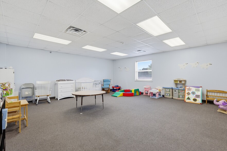 More Photos Of 2045 SE Green Oaks Blvd, Arlington Religious Facility For Sale