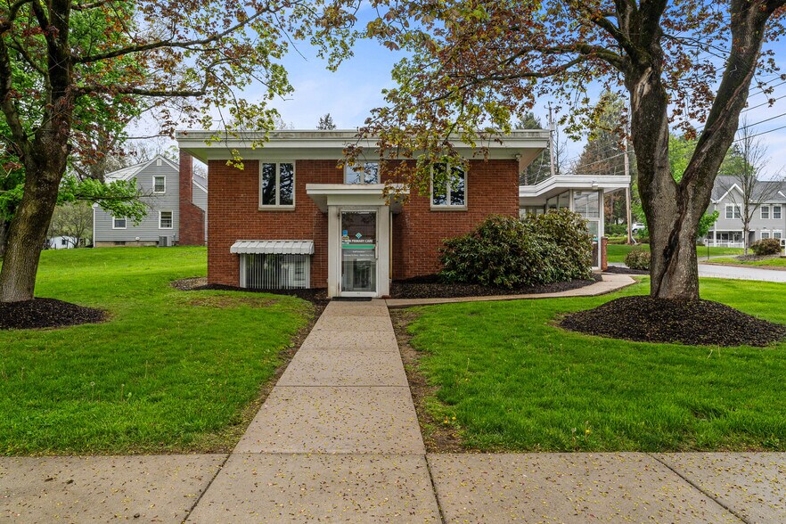More Photos Of 400 W Butler St, Mercer Medical For Sale