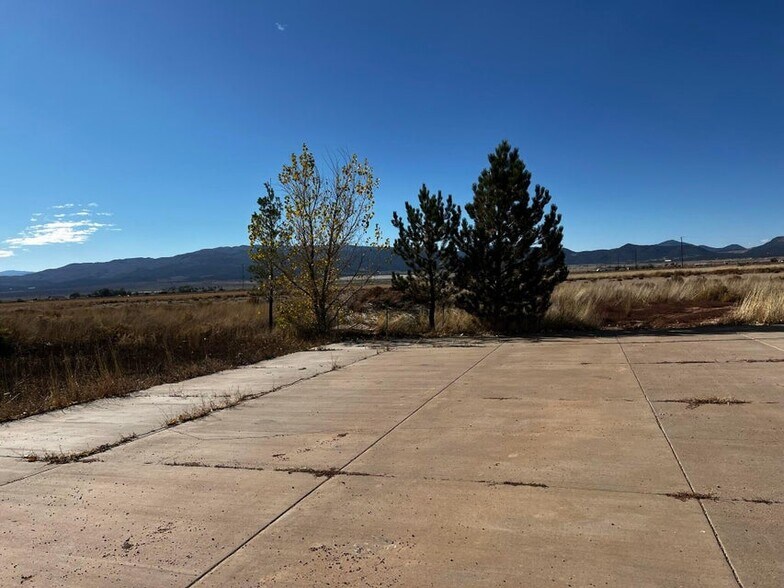 More Photos Of 5561 W 3600 S, Cedar City Specialty For Sale