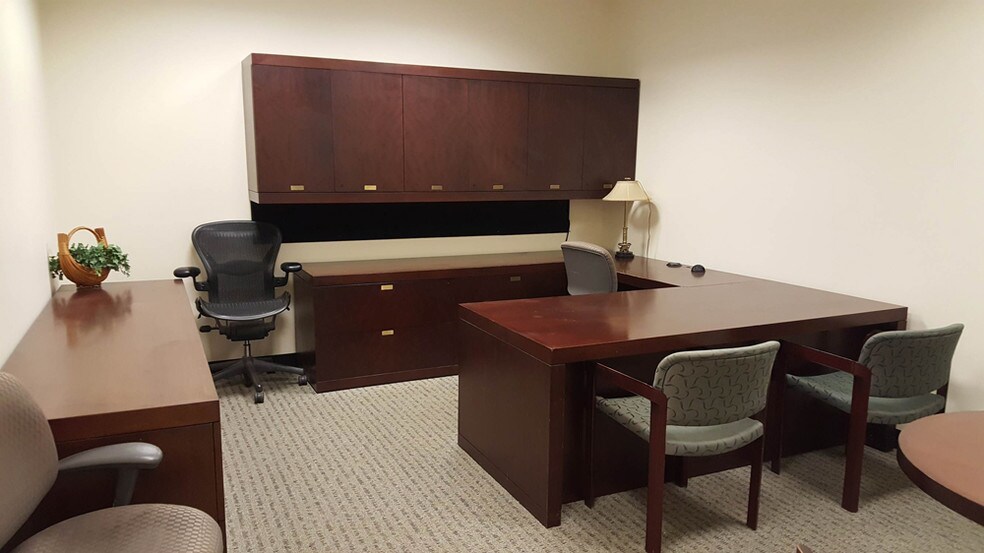 More Photos Of 7700 W 79th St, Bridgeview Self Storage For Lease