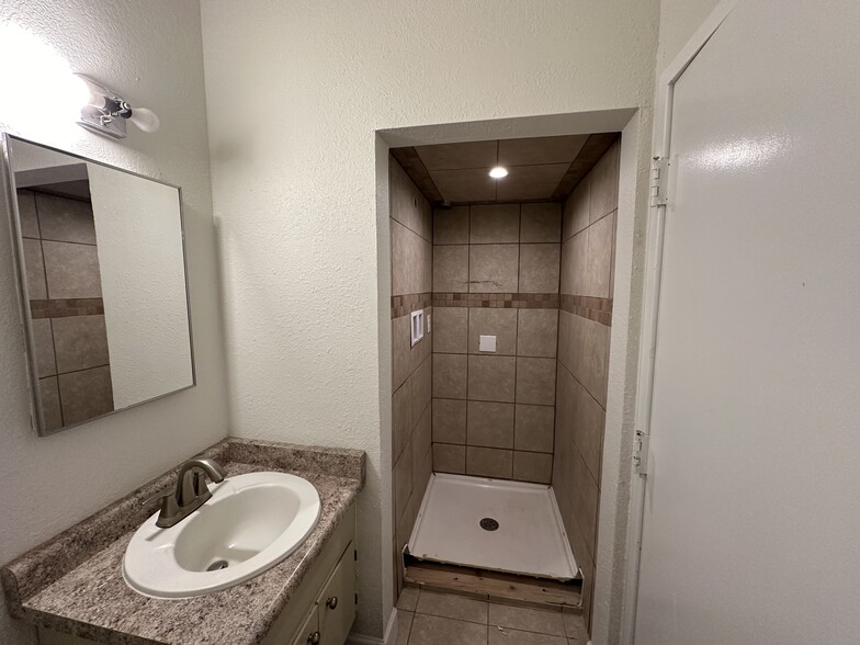 More Photos Of 1280 Hawkins Blvd, El Paso Office For Lease