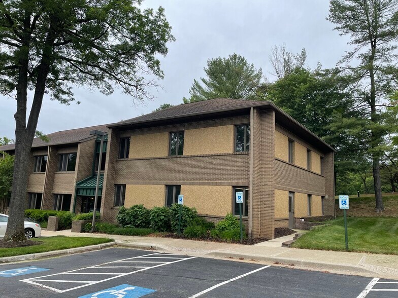 More Photos Of 5525 Twin Knolls Rd, Columbia Office For Sale