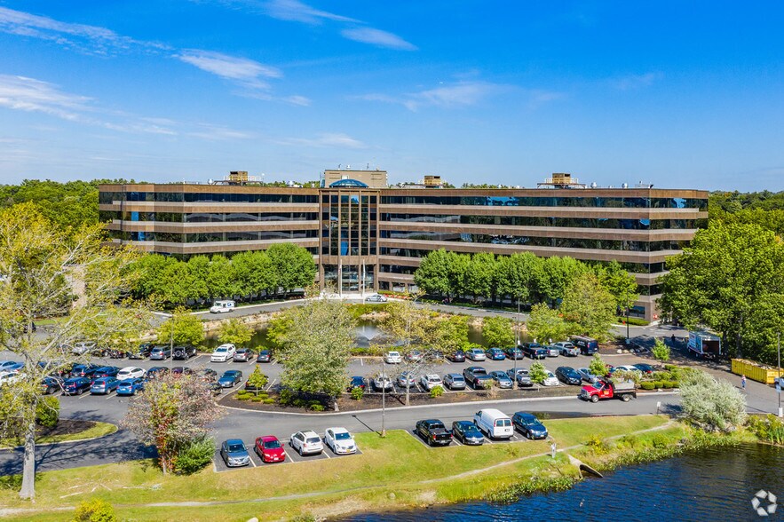 More Photos Of 101 Edgewater Dr, Wakefield Unknown For Lease