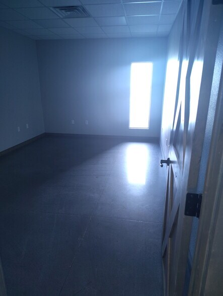 More Photos Of 155 US 285 N hwy, Pecos Warehouse For Sale