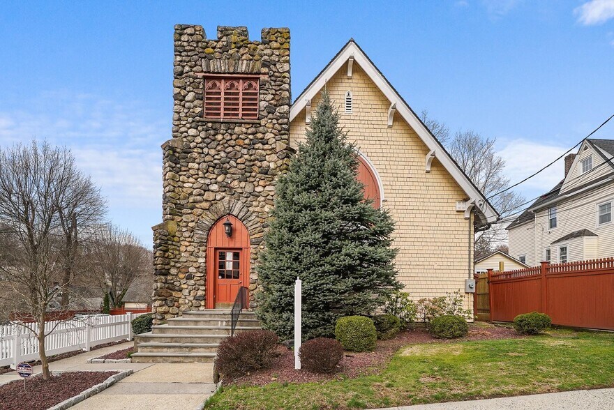 More Photos Of 27 Cleveland St, Valhalla Loft Creative Space For Lease