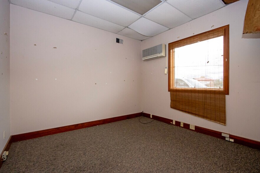 More Photos Of 160 S Columbus St, Wooster Warehouse For Lease
