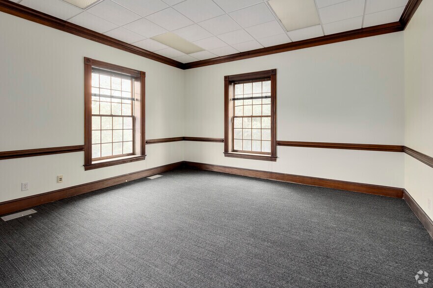 More Photos Of 1701 Financial Loop, Woodbridge Bank For Lease