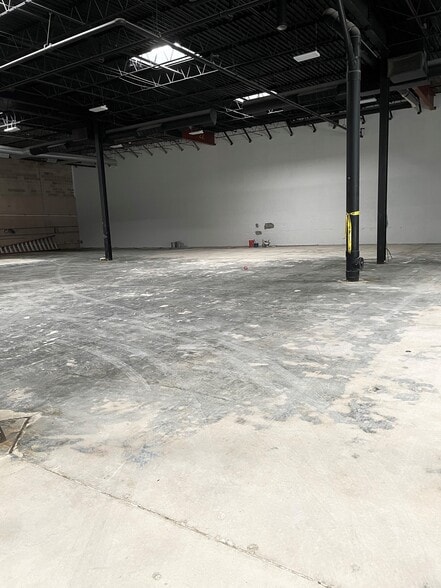 More Photos Of 1330 Livingston Ave, North Brunswick Warehouse For Lease