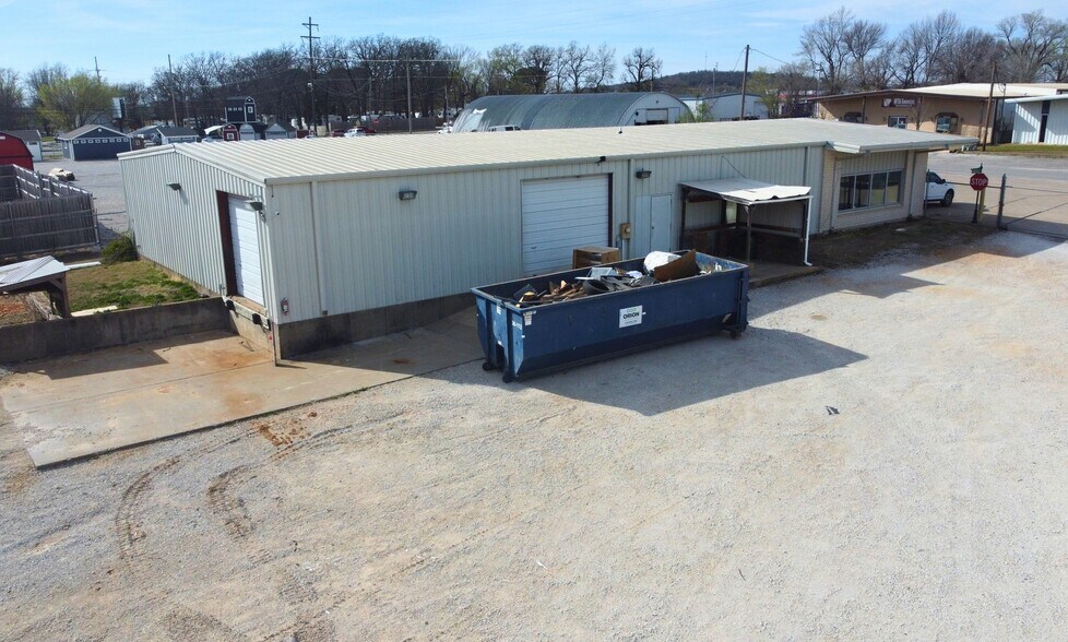 More Photos Of 783 W Morris Ave, Springdale Warehouse For Sale