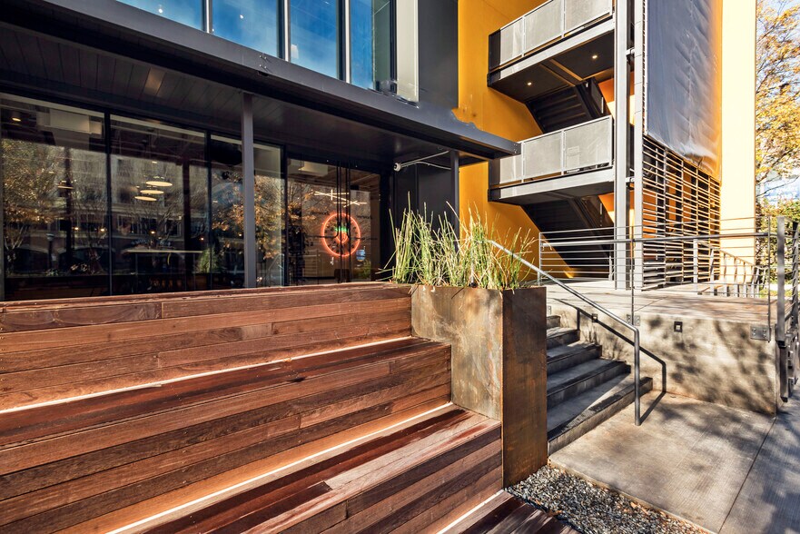 More Photos Of 1372 Peachtree St NE, Atlanta Coworking Space