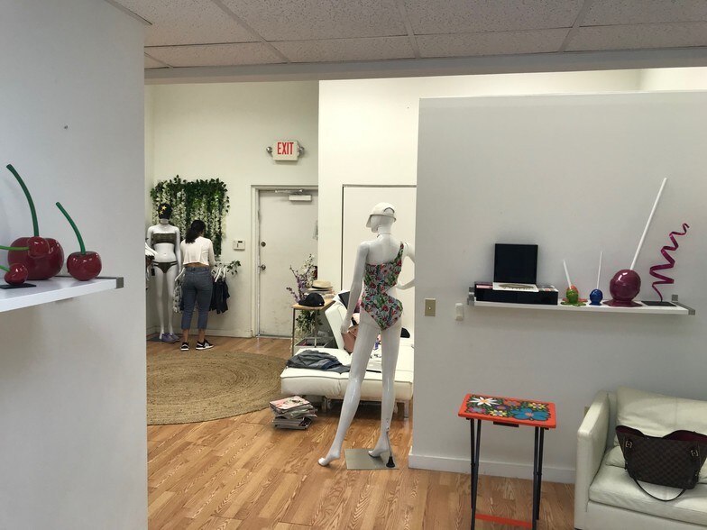 More Photos Of 1600-1622 NE 205th Ter, Miami Unknown For Lease