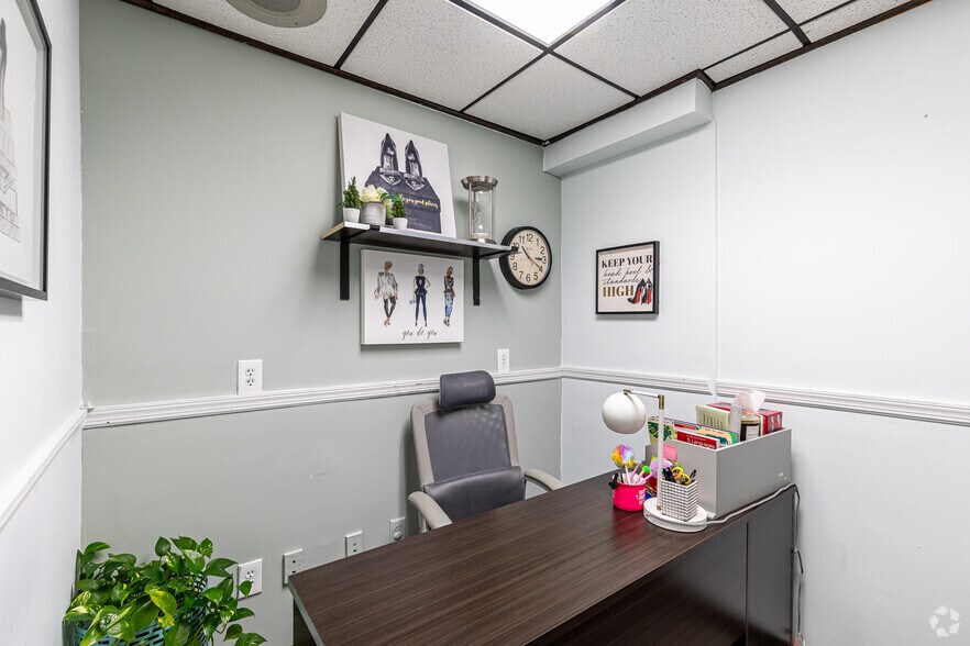 More Photos Of 125 Liberty St, Springfield Medical For Lease